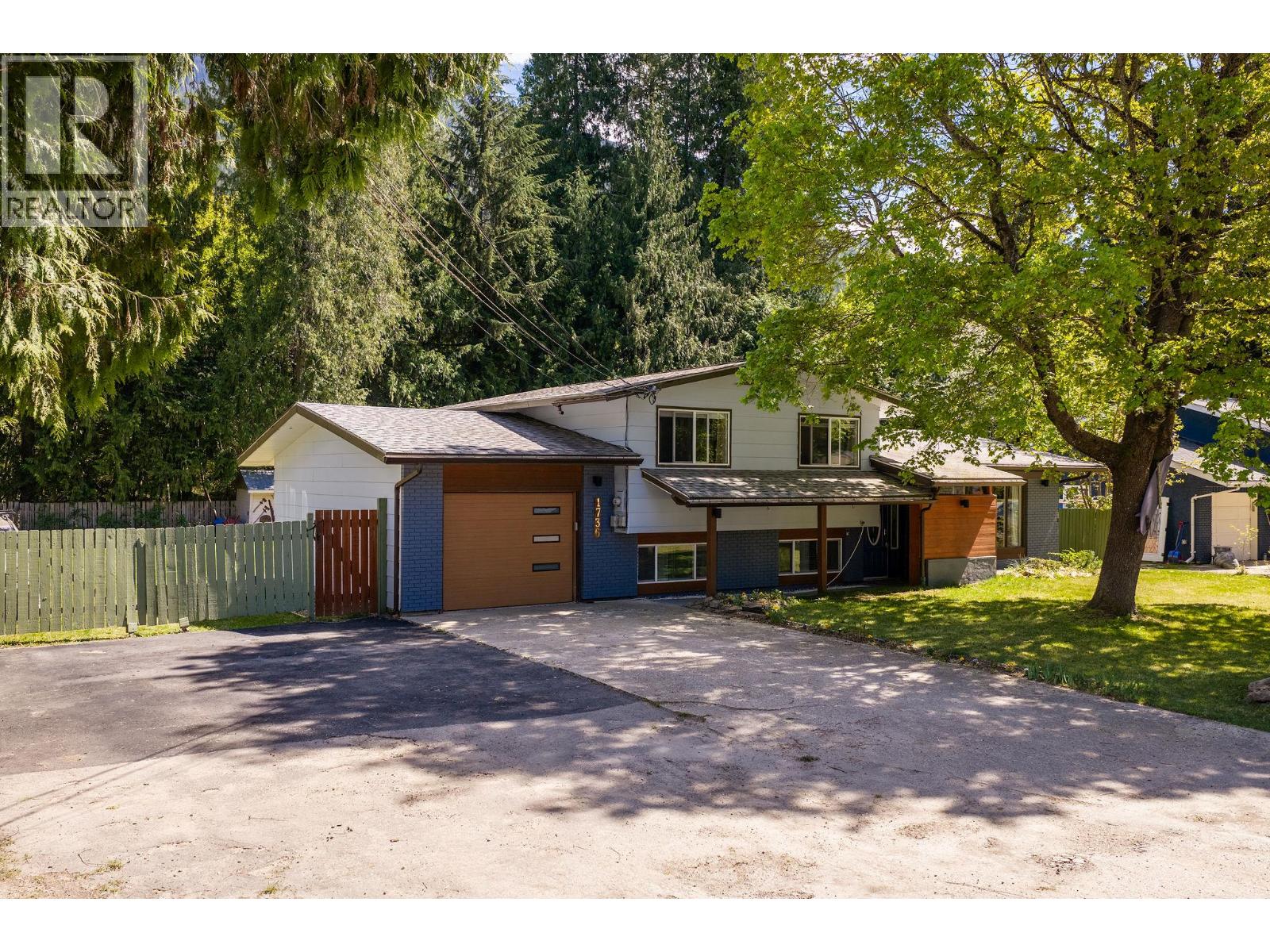 1736 Hay Road, Revelstoke