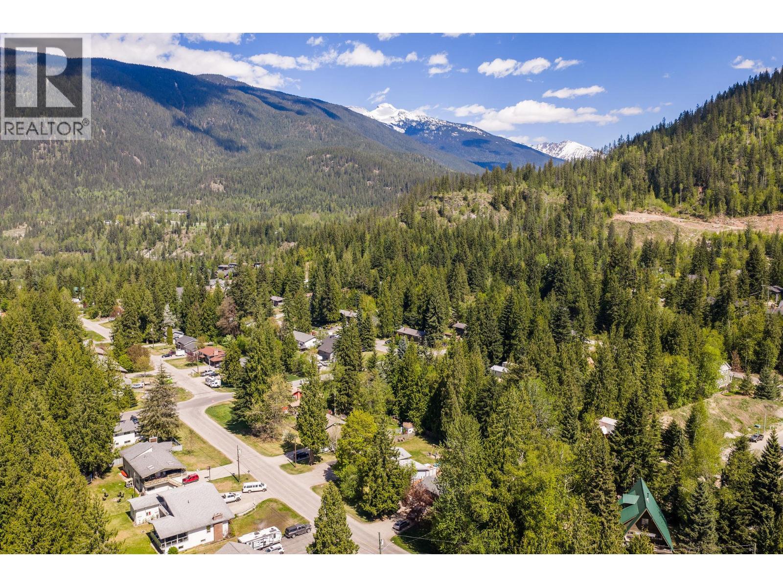 1736 Hay Road, Revelstoke