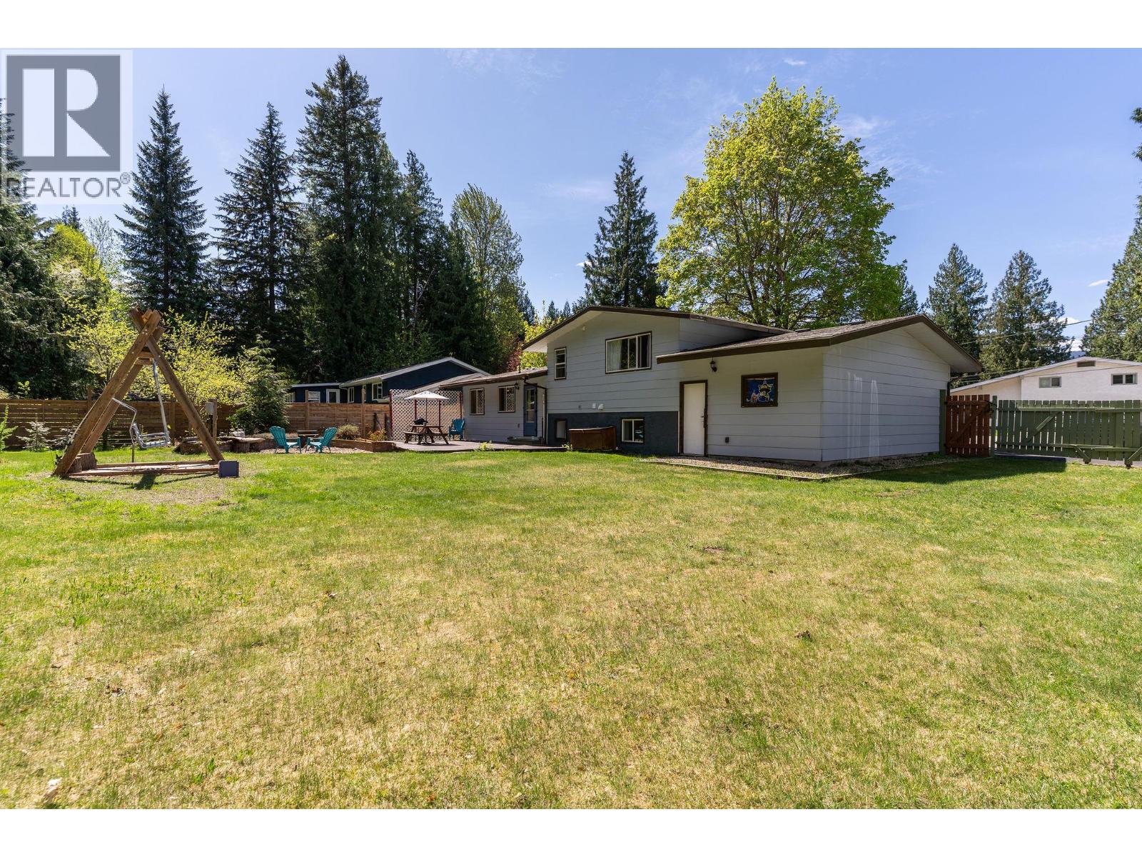 1736 Hay Road, Revelstoke
