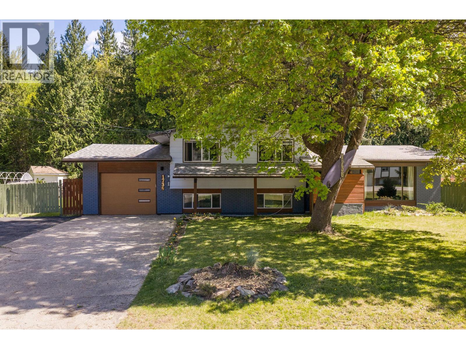 1736 Hay Road, Revelstoke