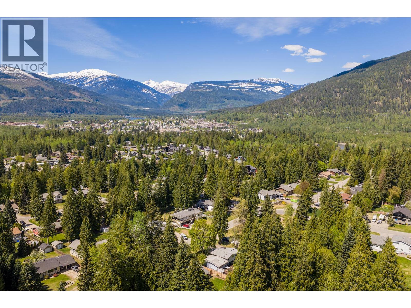 1736 Hay Road, Revelstoke