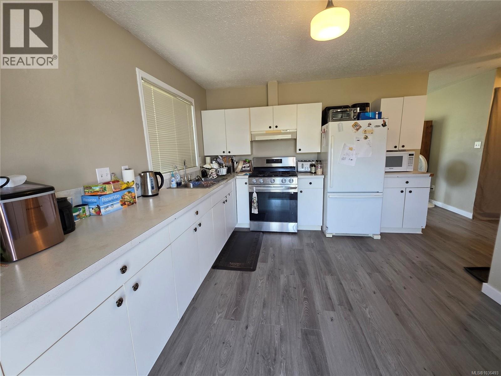 4535 Arrowsmith Rd - 4