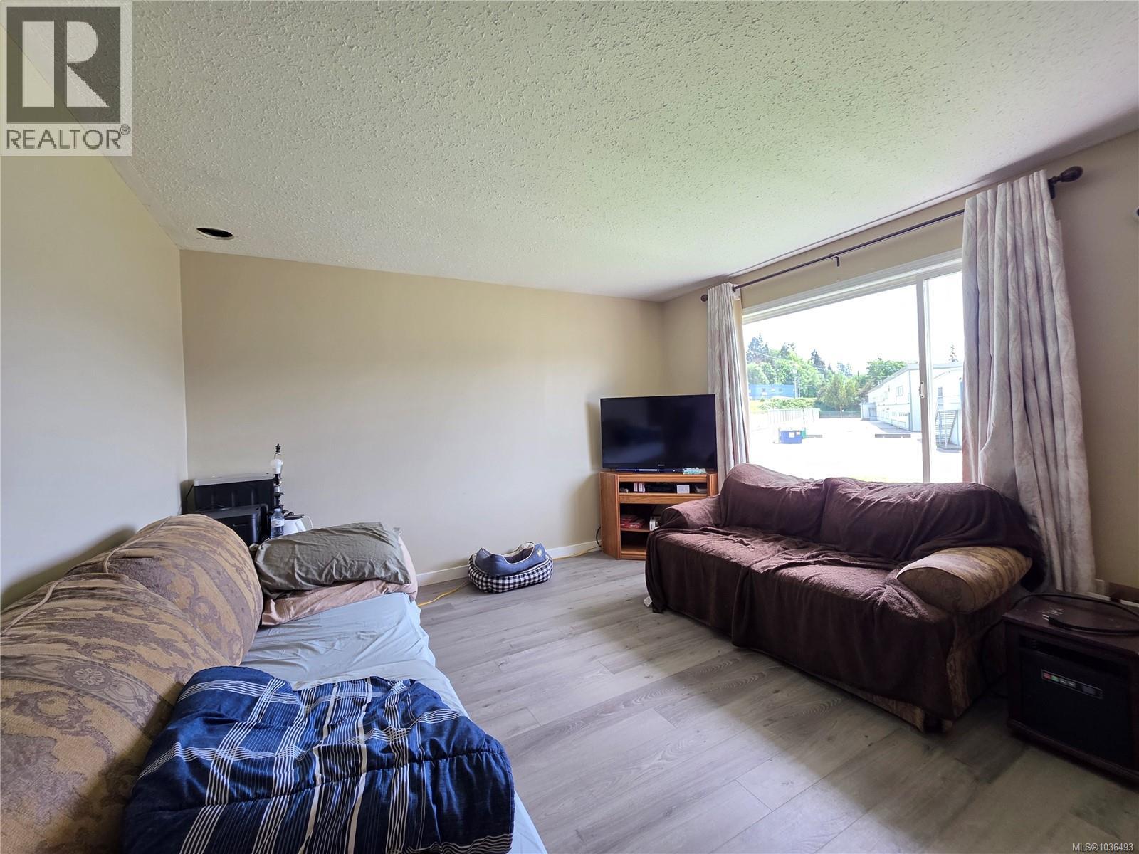 4535 Arrowsmith Rd - 8