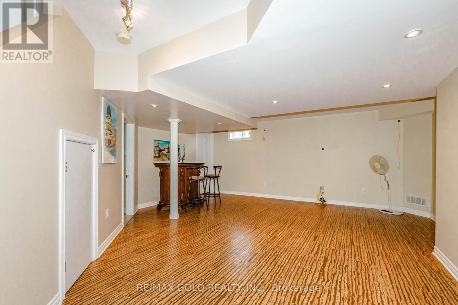 45 FISHING CRESCENT - 32