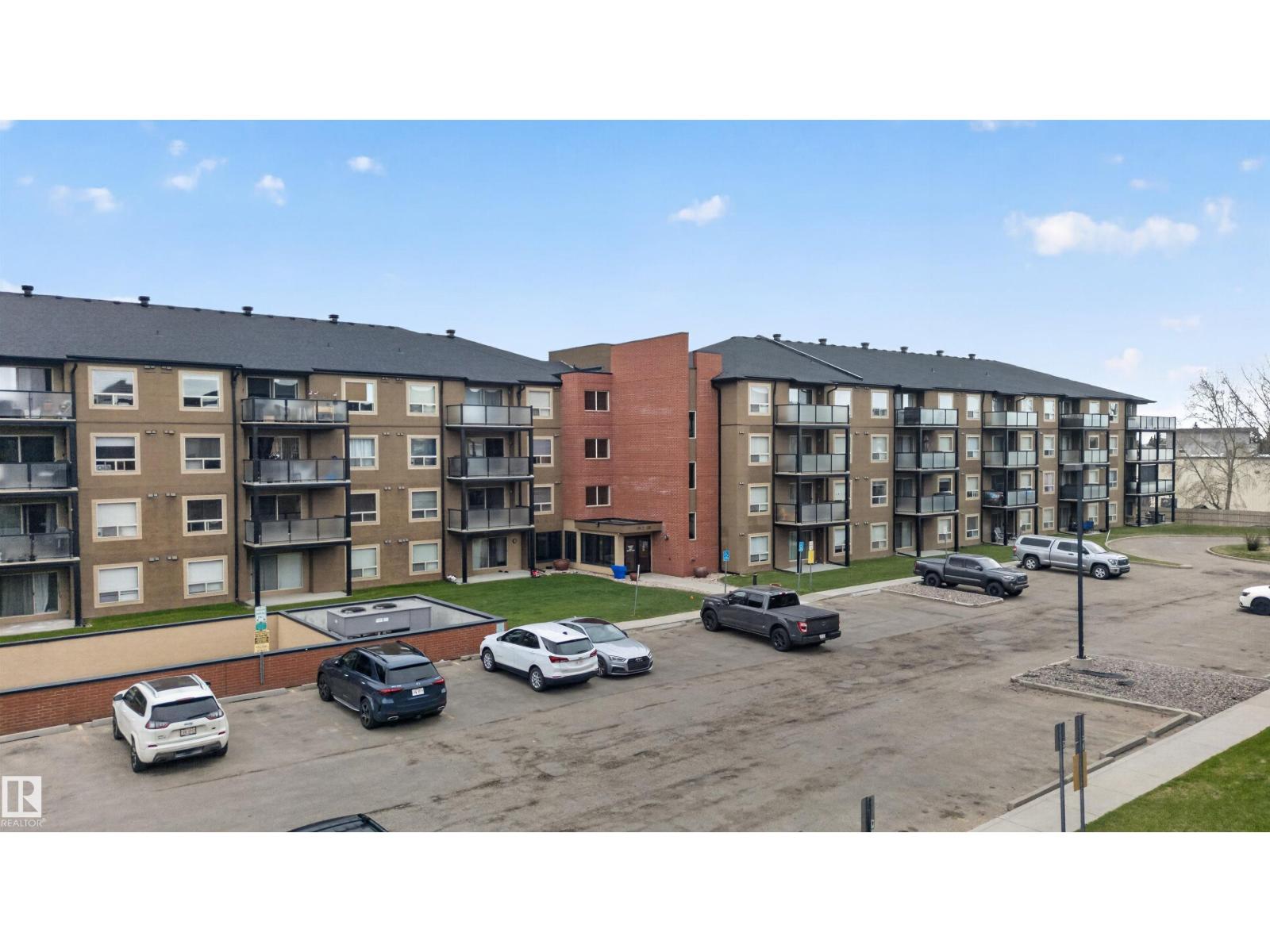 #111 13907 136 ST NW - 10