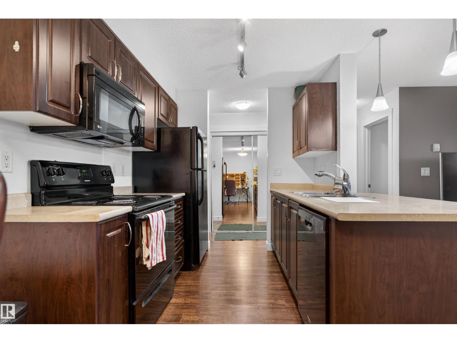 #111 13907 136 ST NW - 32