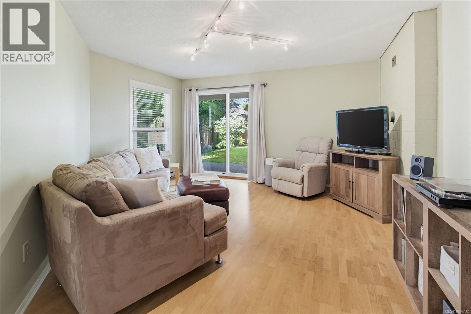 468 Admirals Rd - 33