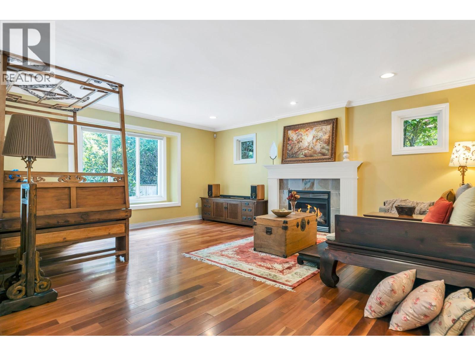 950 SEYMOUR BOULEVARD — photo 3