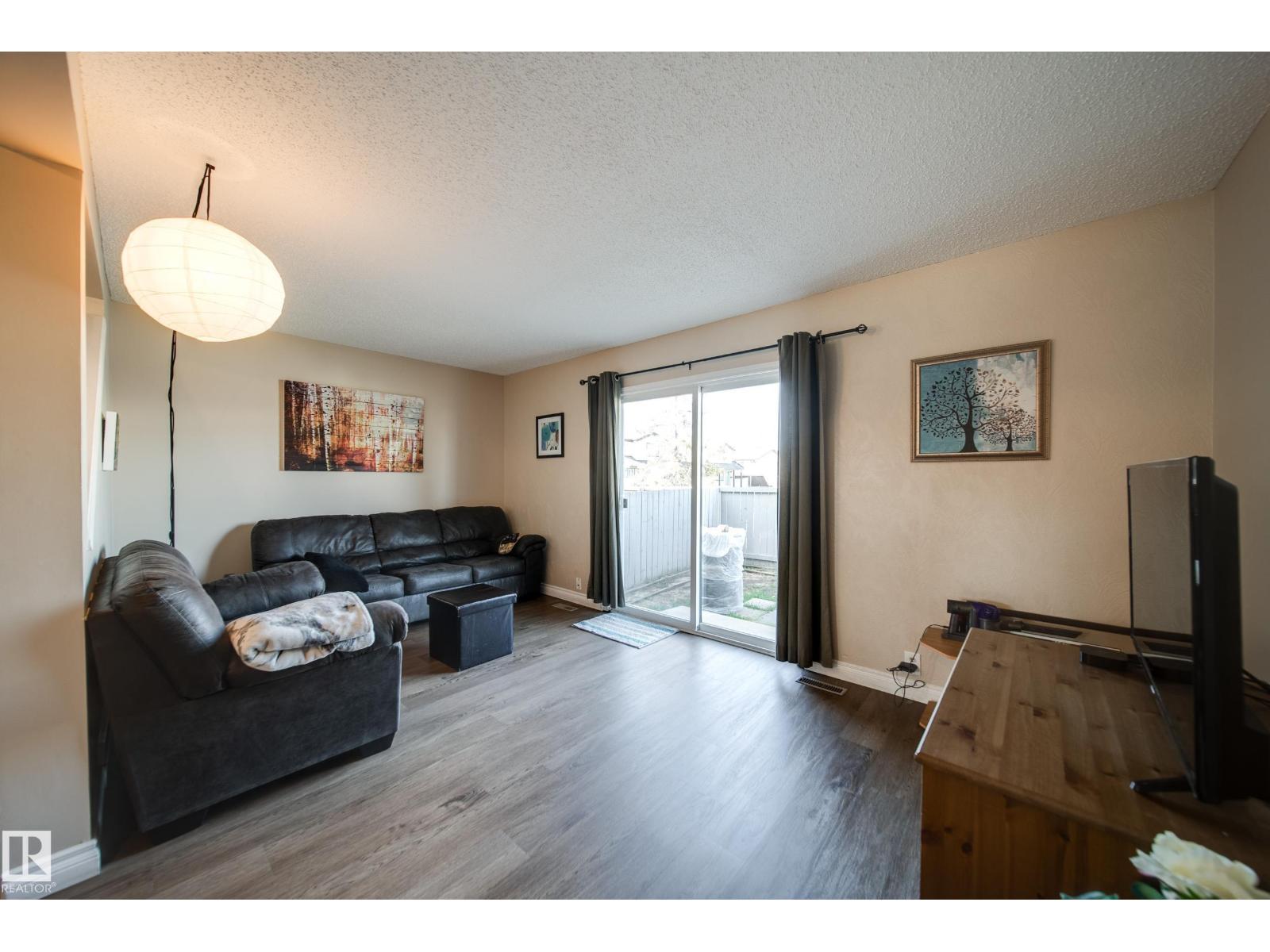 #21 18010 98 AV NW - 7