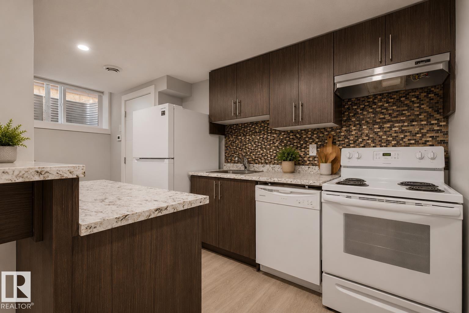 635 42 ST SW - 49