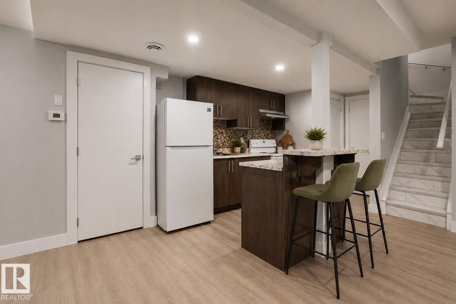 635 42 ST SW - 48