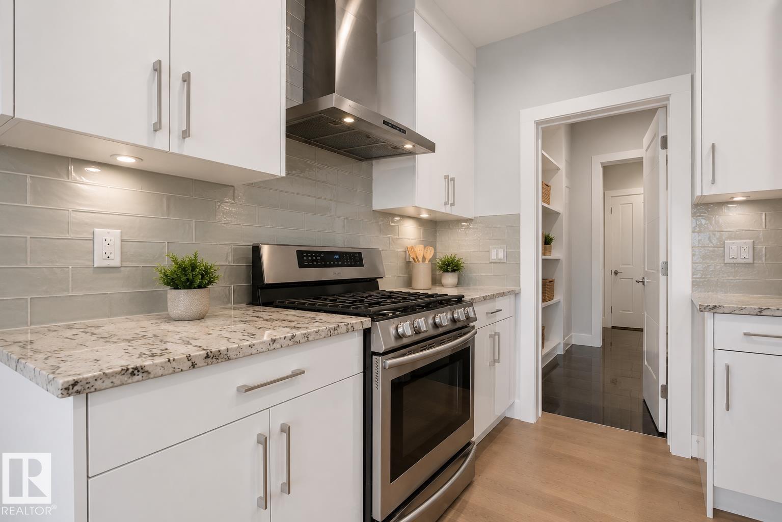 635 42 ST SW - 16