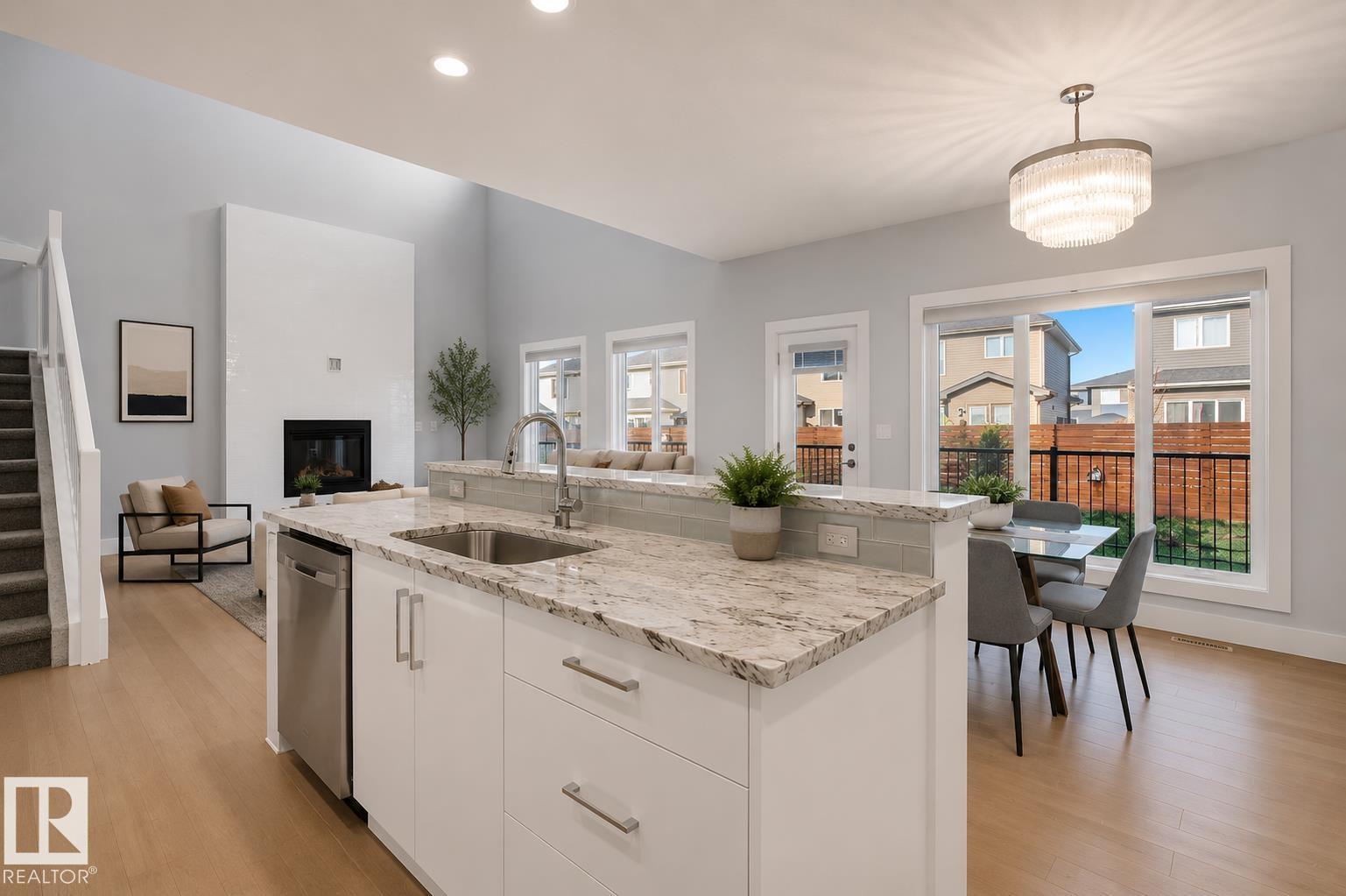 635 42 ST SW - 17