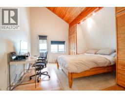 6209 Sawczuk Road Sawczuk Road, Trout Lake, BC V0G1R2 Photo 12