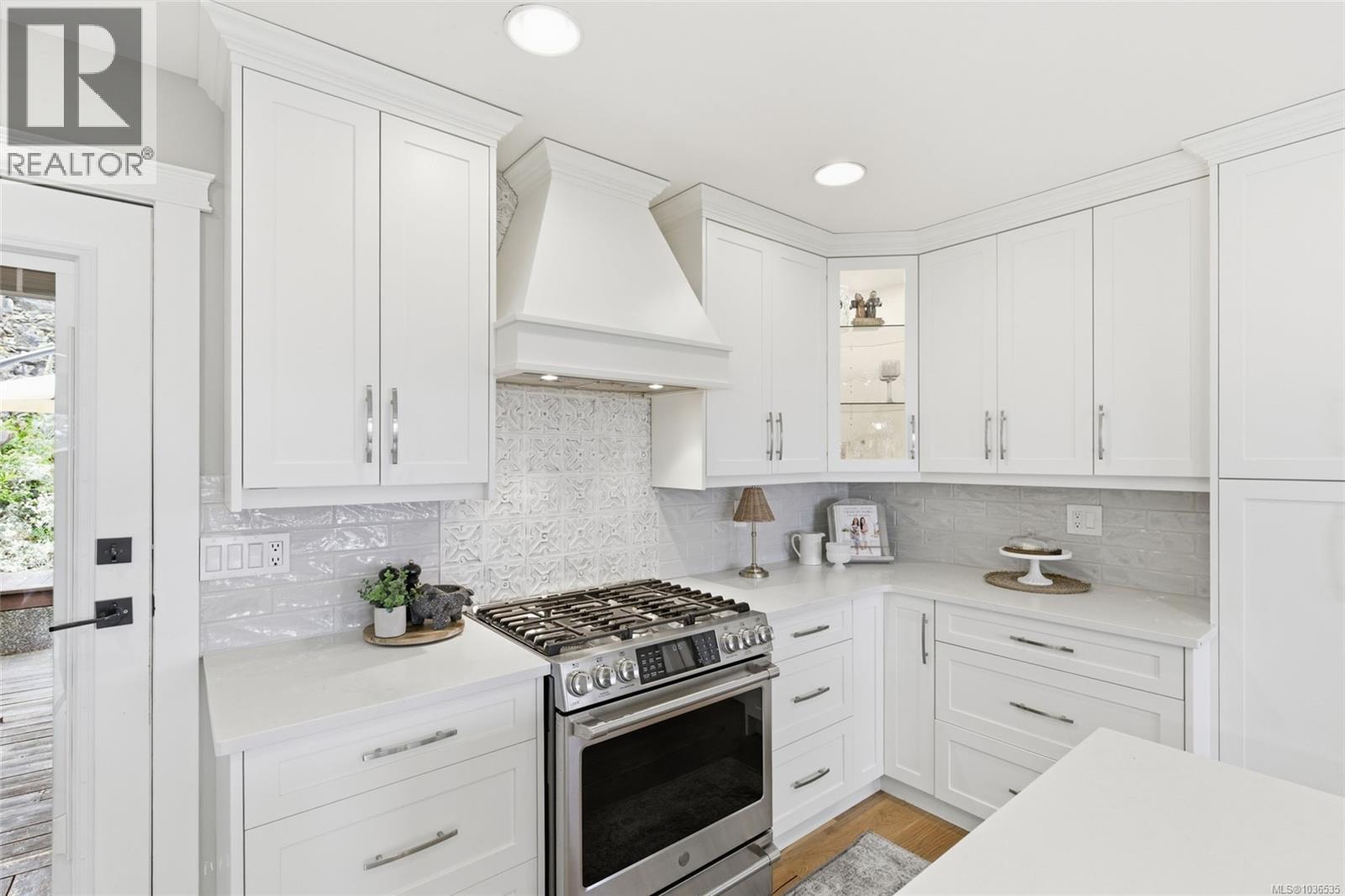4839 Fillinger Cres - 13