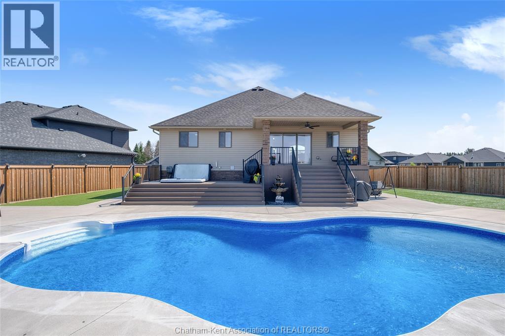 24 Sienna COURT, Chatham, Ontario, N7M0R9 — Photo 7