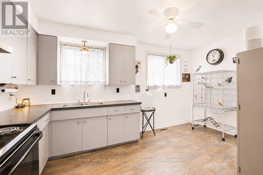 334 TRAGINA AVENUE N - 11