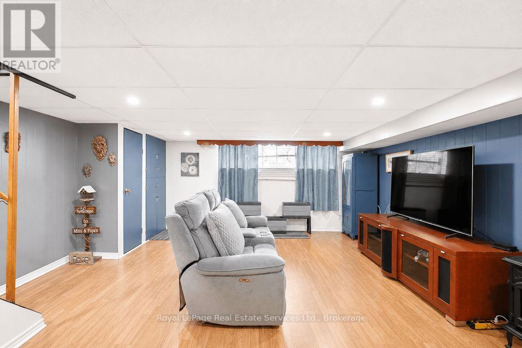 334 TRAGINA AVENUE N - 32