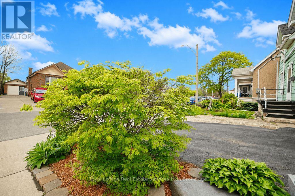 334 TRAGINA AVENUE N - 43