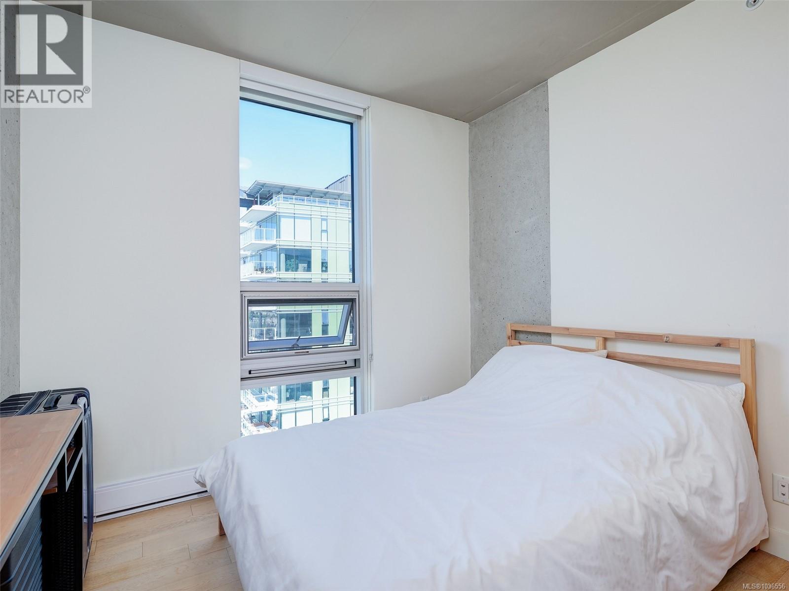 #1404 989 Johnson St - 10