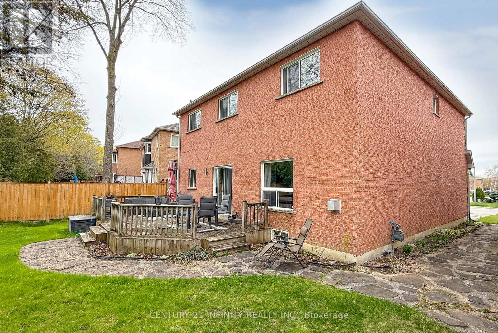 1484 SANDHURST CRESCENT - 33