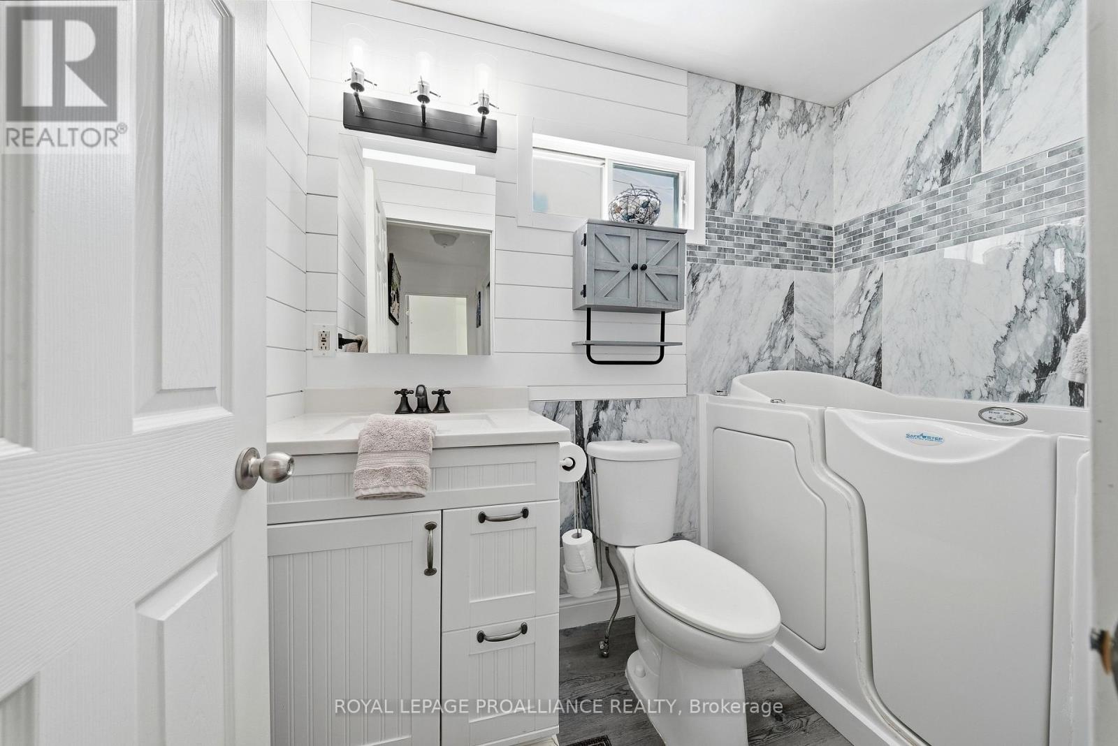 4343 NOTRE DAME STREET - 14