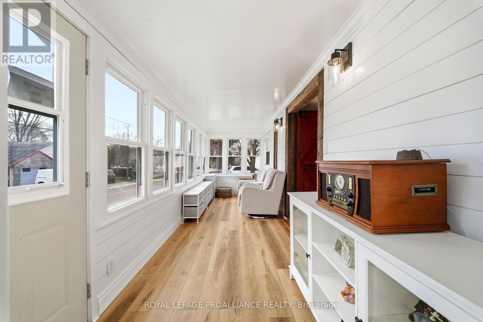 4343 NOTRE DAME STREET - 21