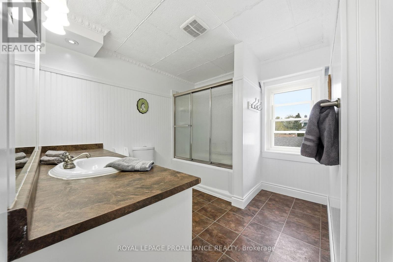 4343 NOTRE DAME STREET - 26