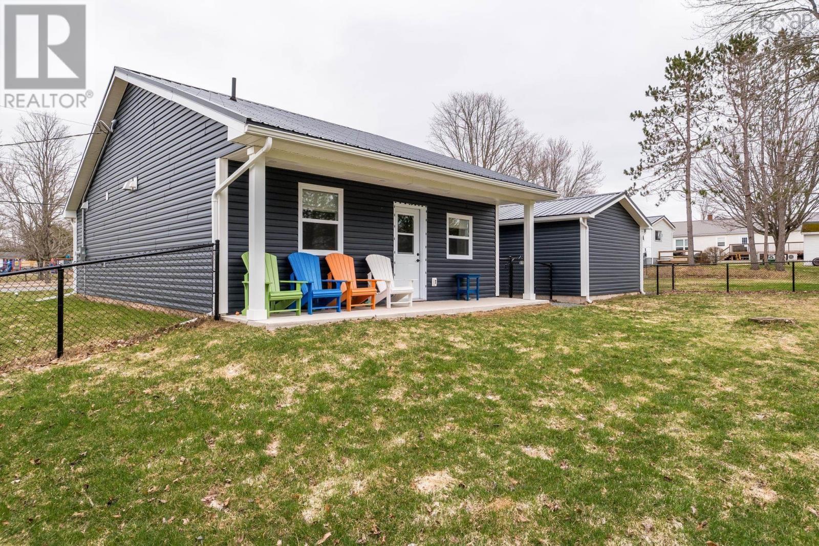 73 East Court Road - 26