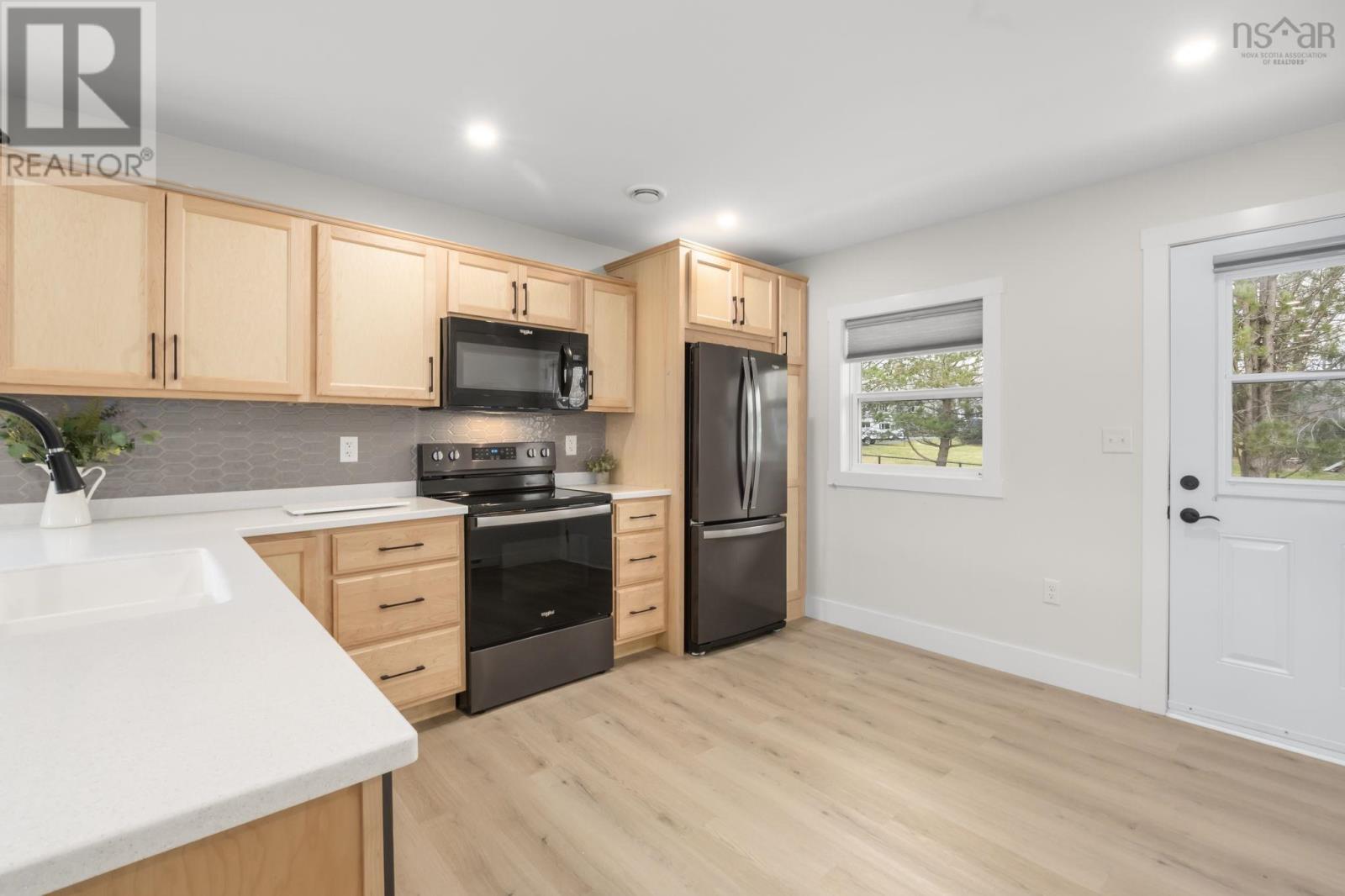 73 East Court Road - 7