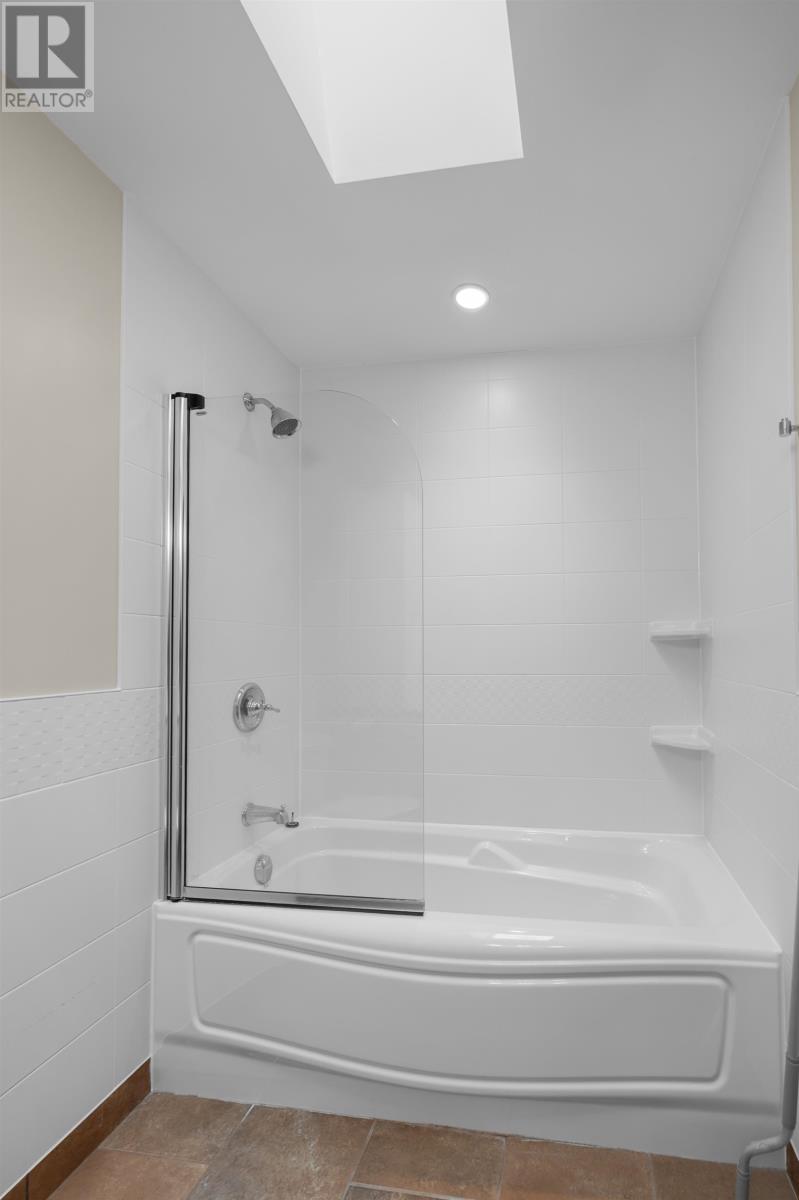 13 BARDIN Crescent - 27