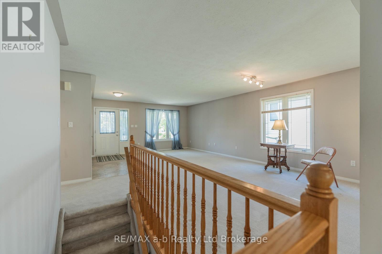 44 BEECH BOULEVARD - 12