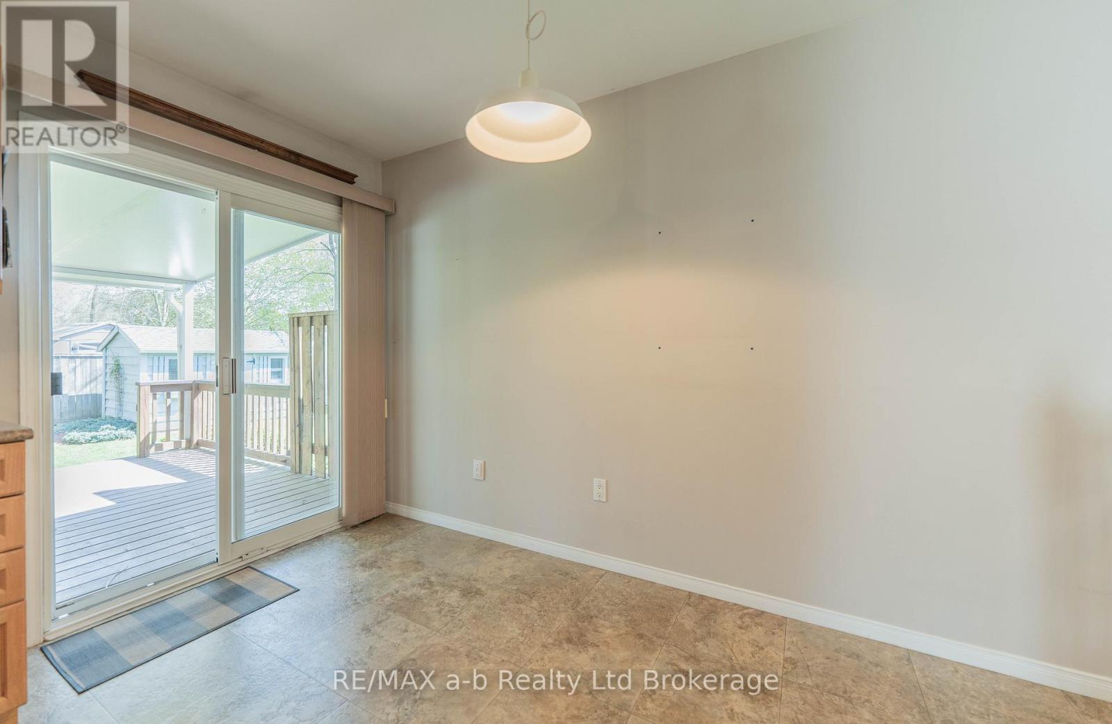 44 BEECH BOULEVARD - 16