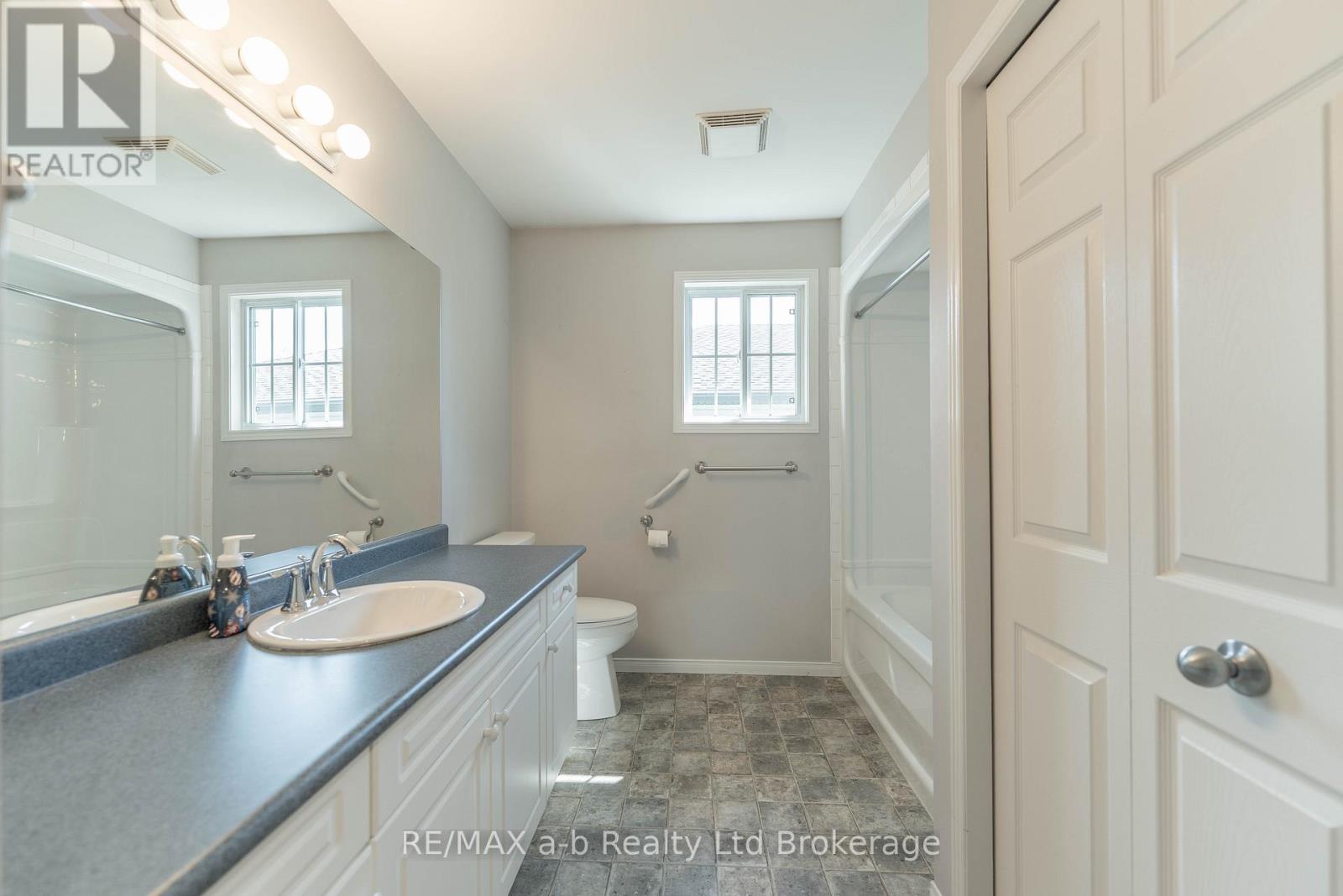 44 BEECH BOULEVARD - 19