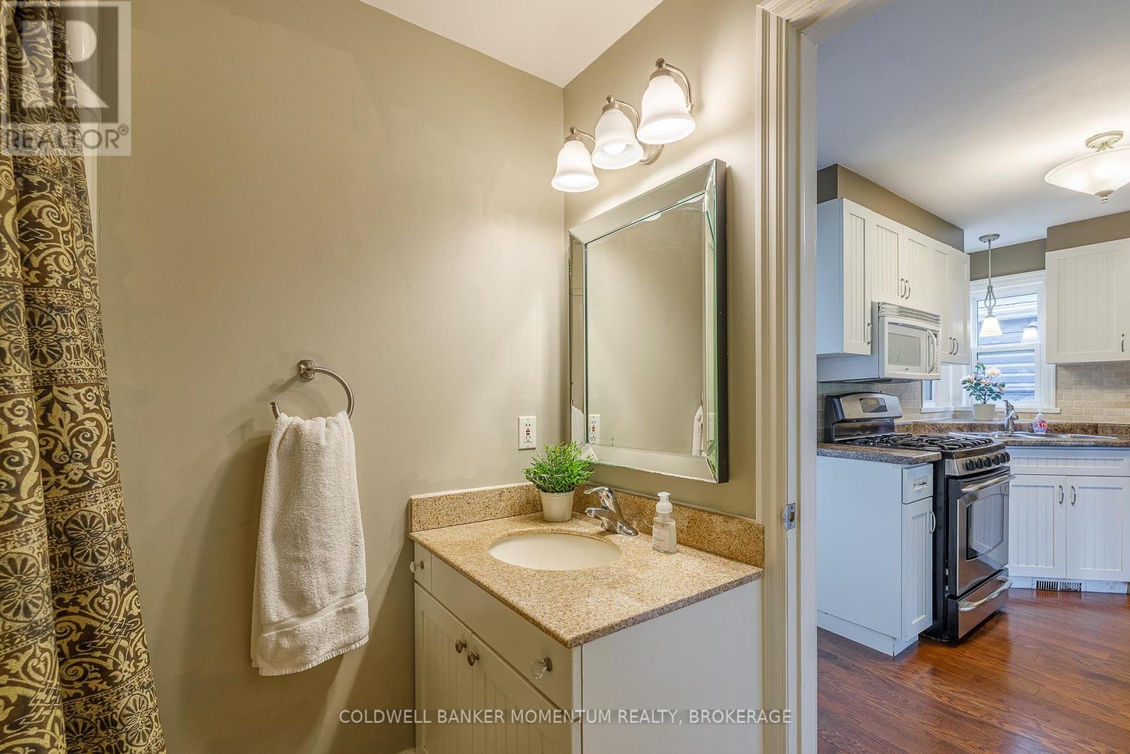 14 LORRAINE STREET — photo 23