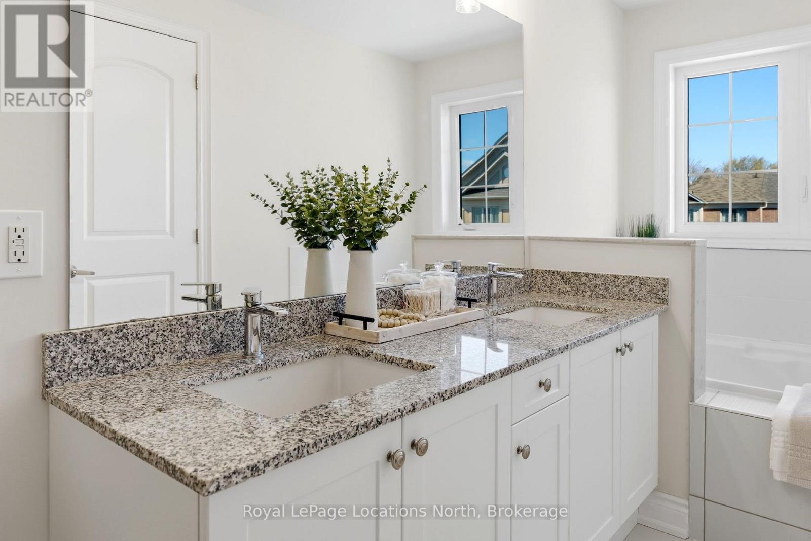 118 PUCCINI DRIVE - 31