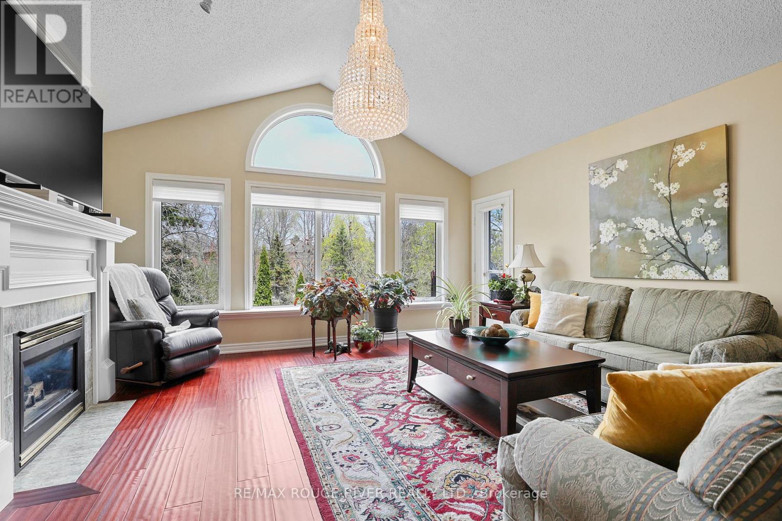 38 WORTHINGTON DRIVE - 7