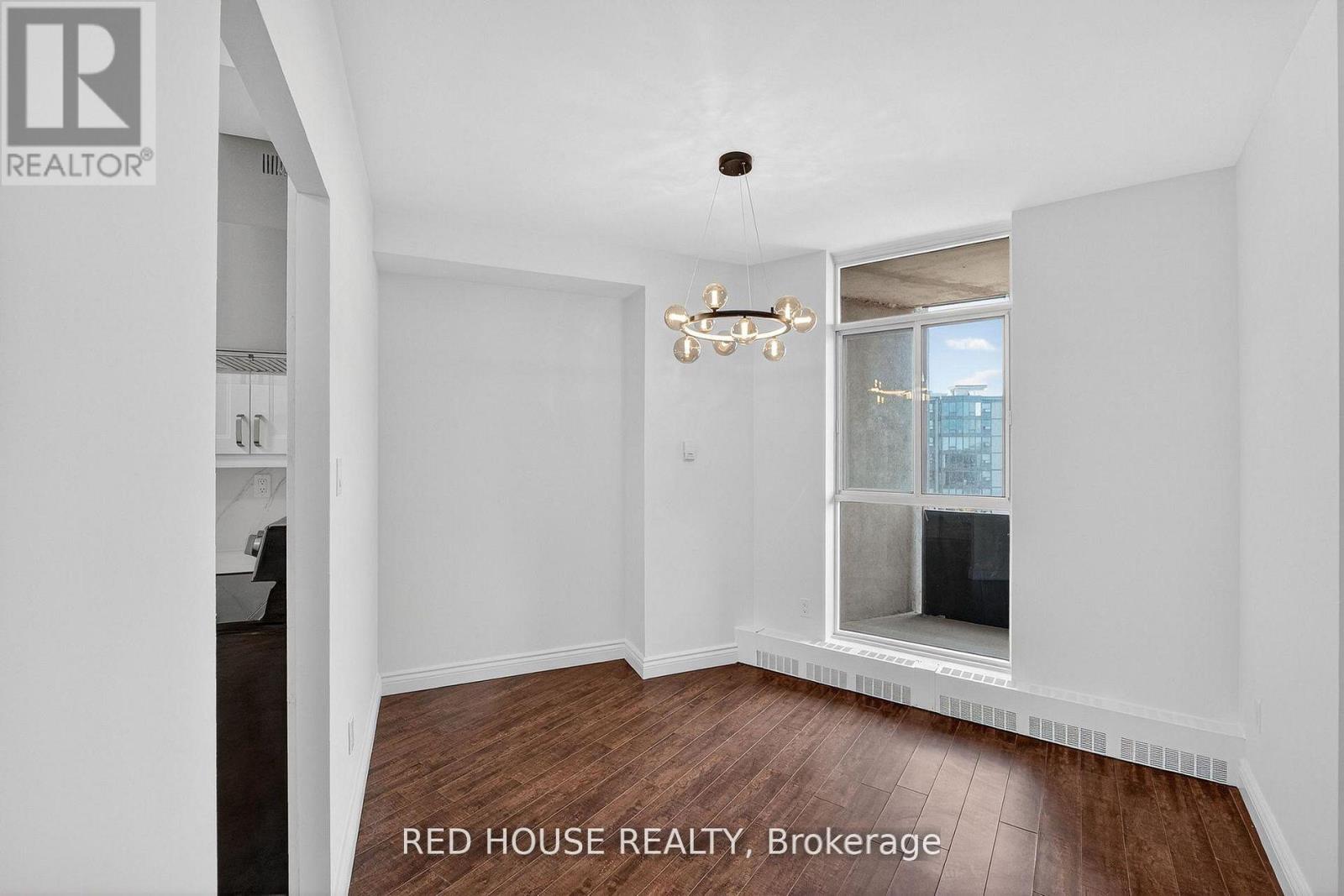 #809 5250 LAKESHORE ROAD - 11
