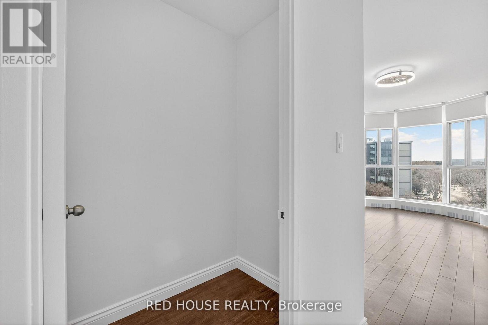 #809 5250 LAKESHORE ROAD - 25