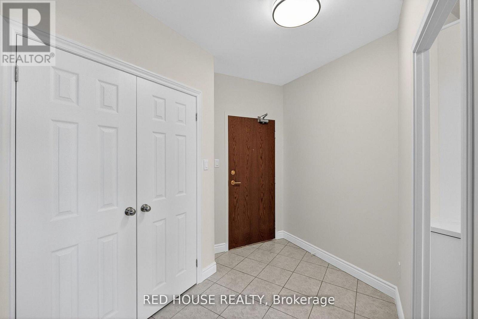 #809 5250 LAKESHORE ROAD - 4