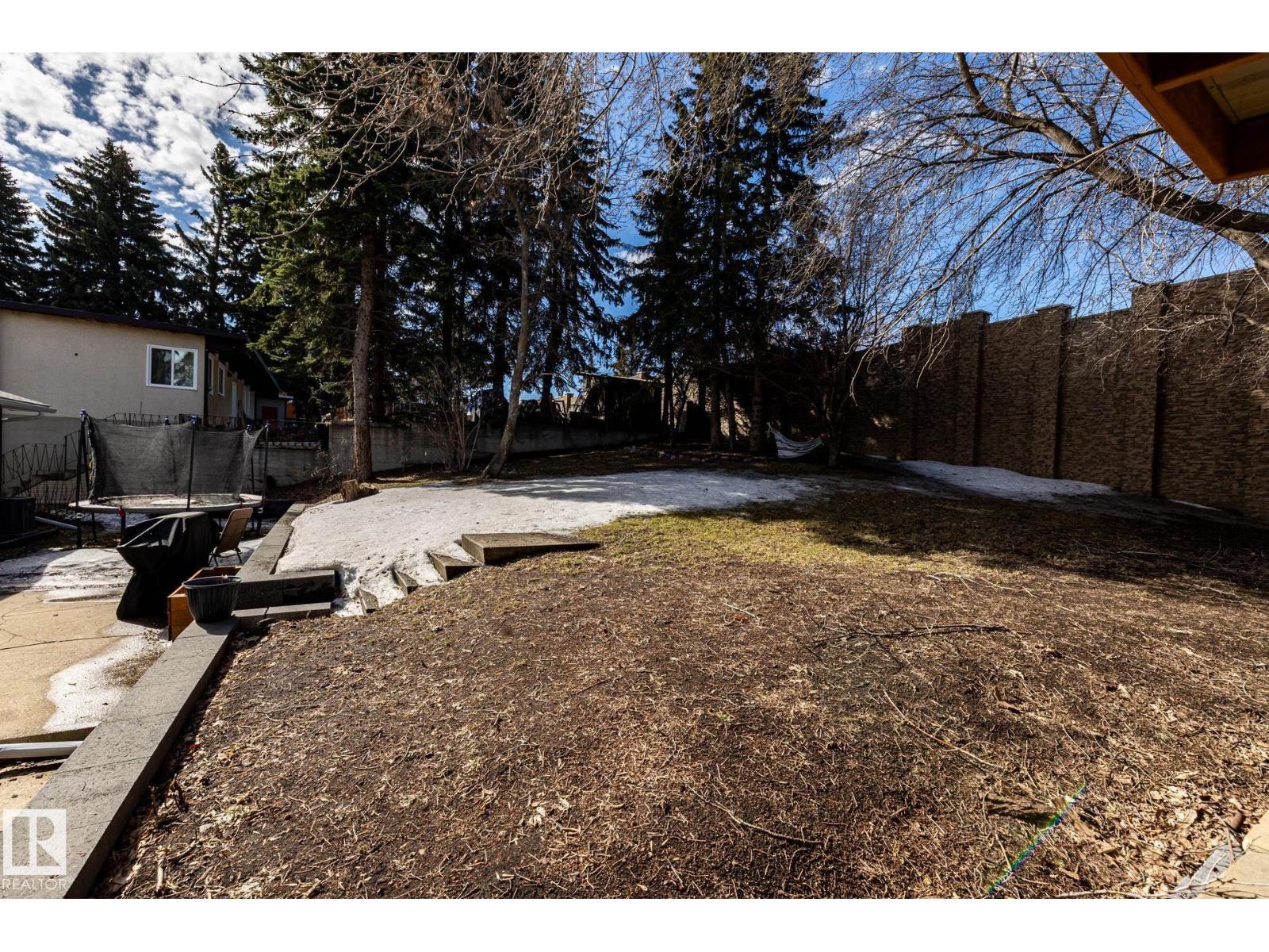 17 SPRUCE CR, St. Albert