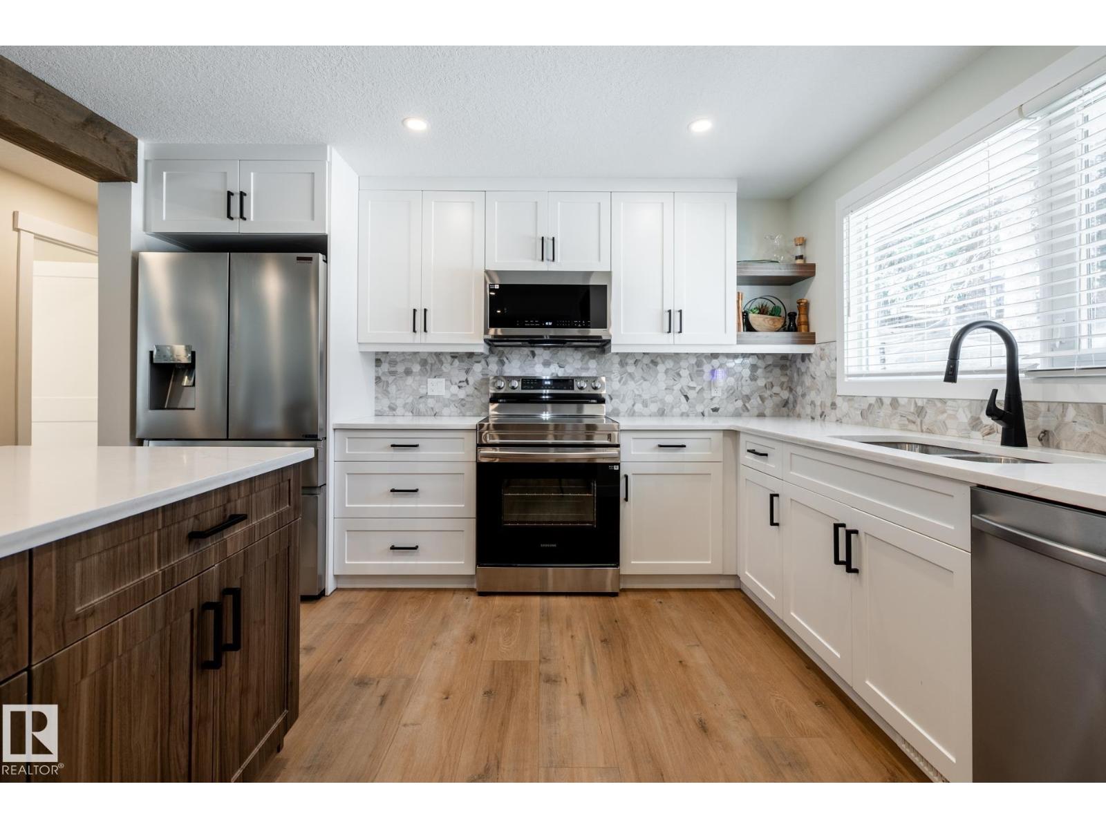 17 SPRUCE CR, St. Albert