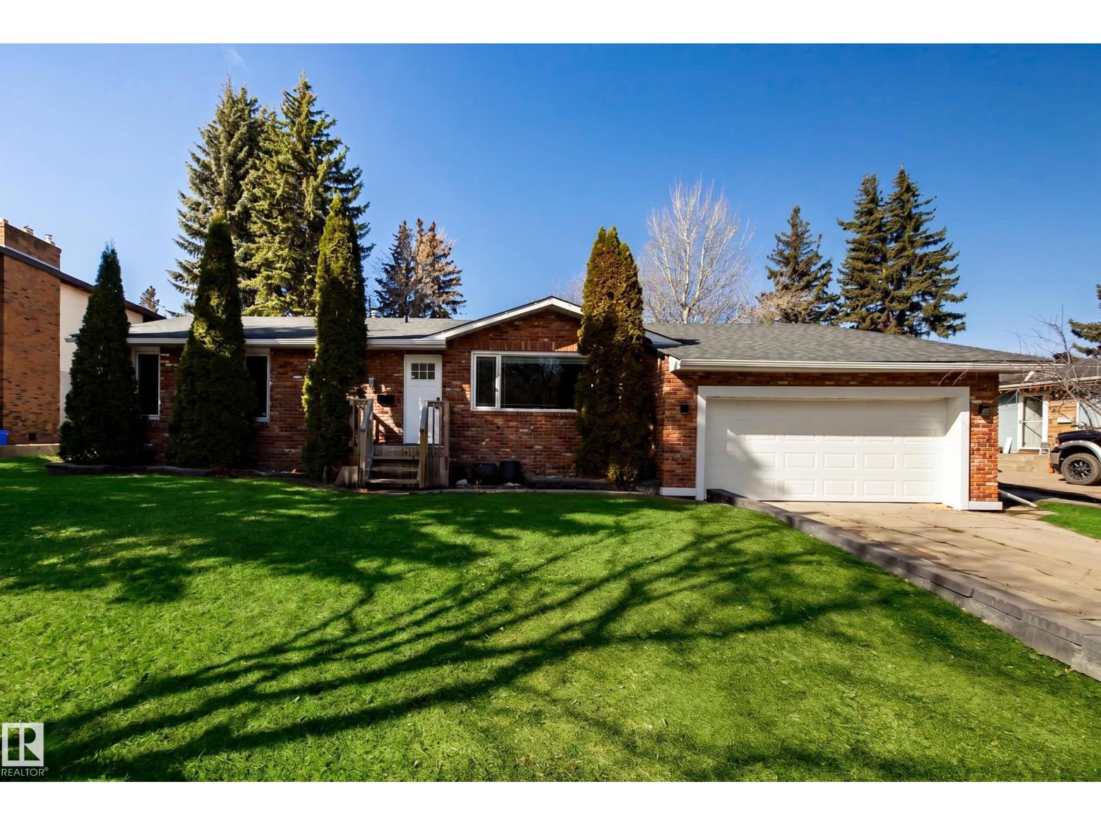 17 SPRUCE CR, St. Albert