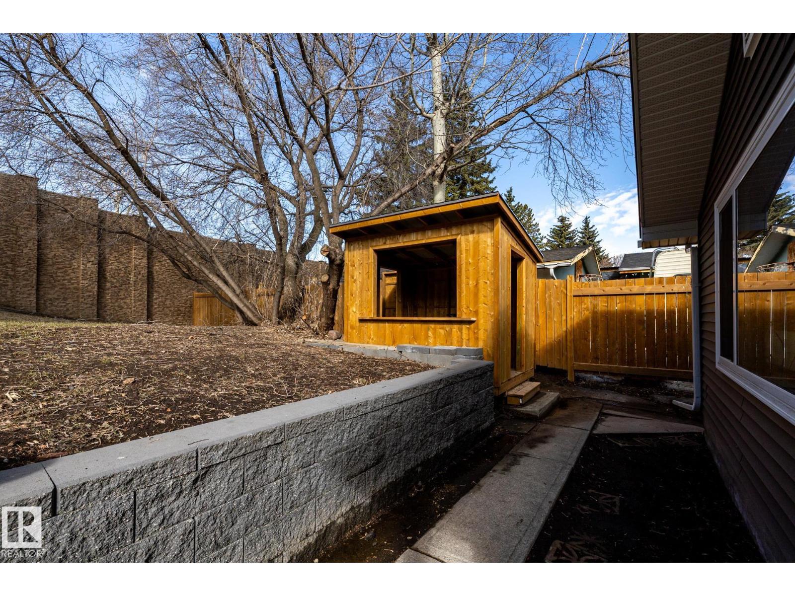 17 SPRUCE CR, St. Albert