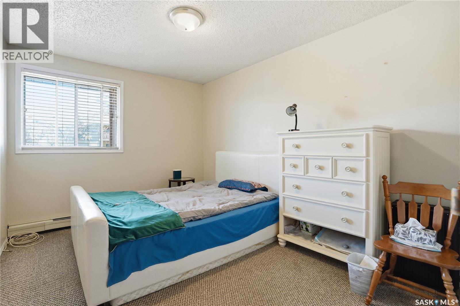 #214A 4040 8TH STREET E - 22