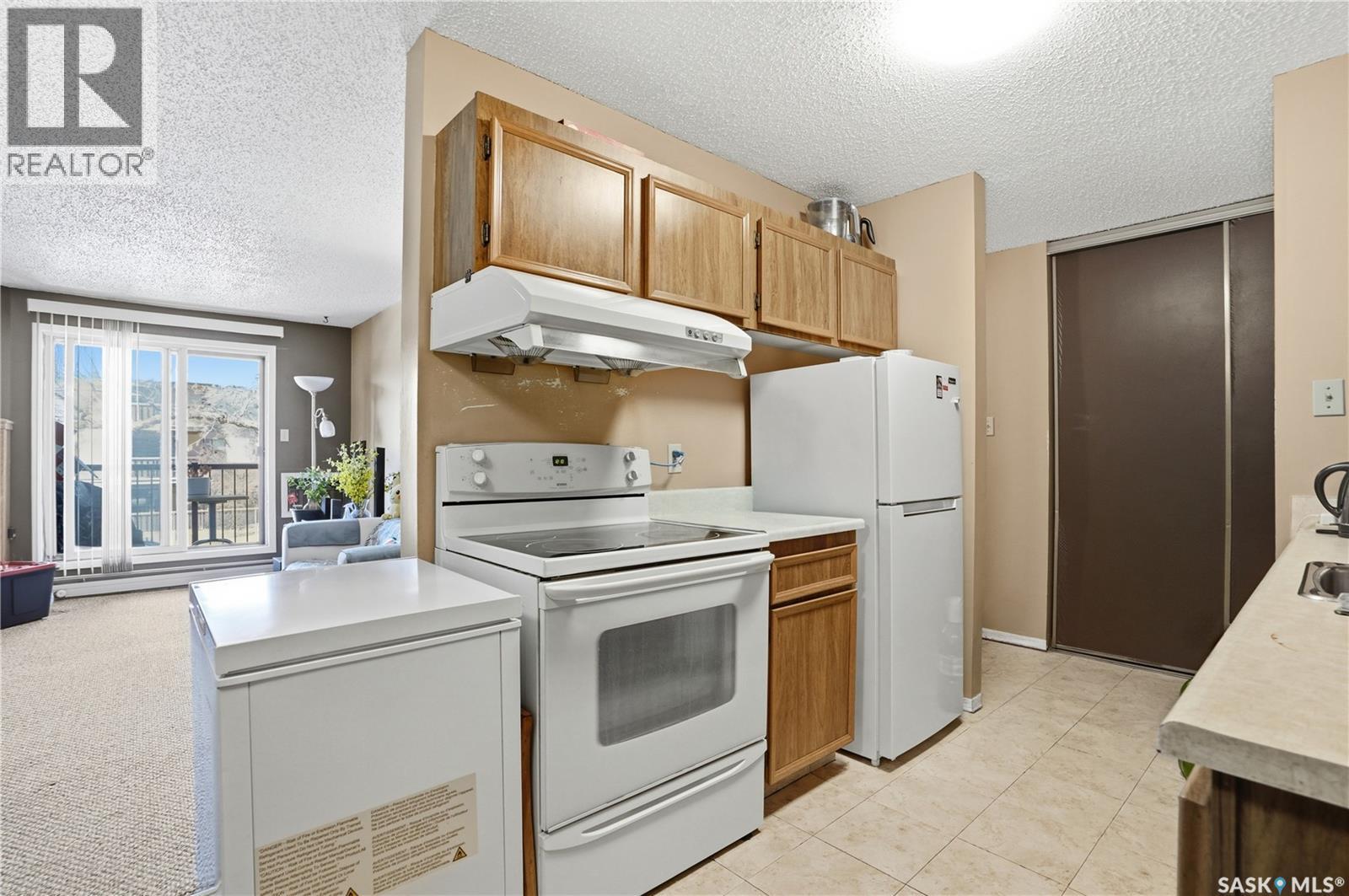 #214A 4040 8TH STREET E - 9