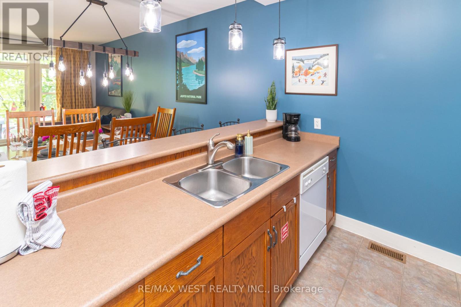 #117 125 FAIRWAY COURT - 10