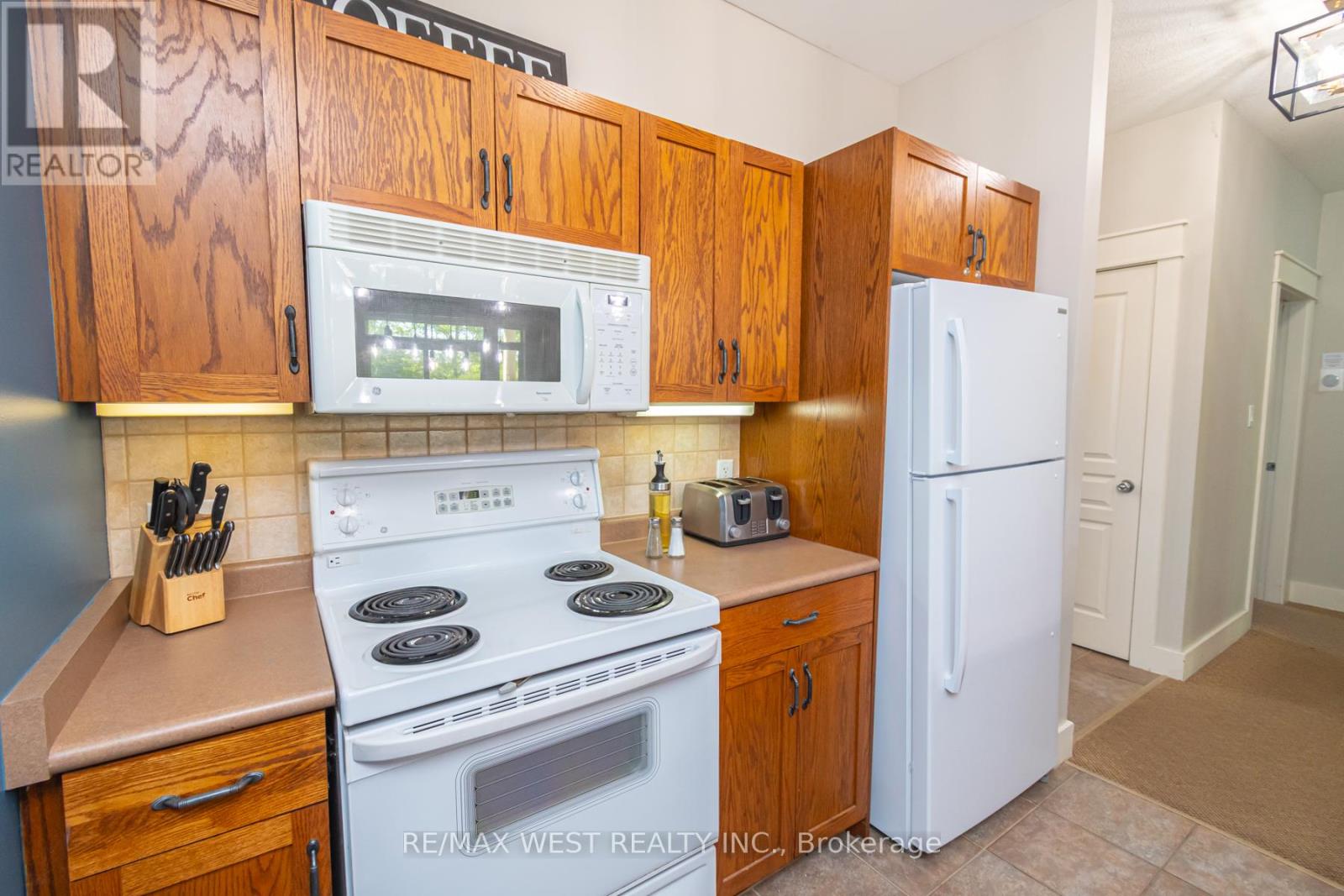 #117 125 FAIRWAY COURT - 11