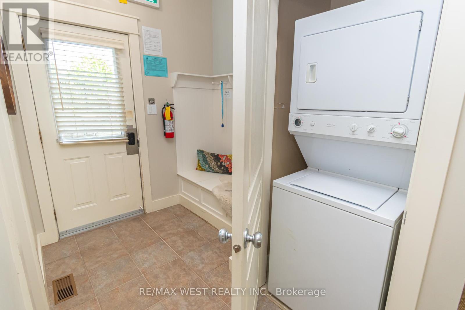 #117 125 FAIRWAY COURT - 6