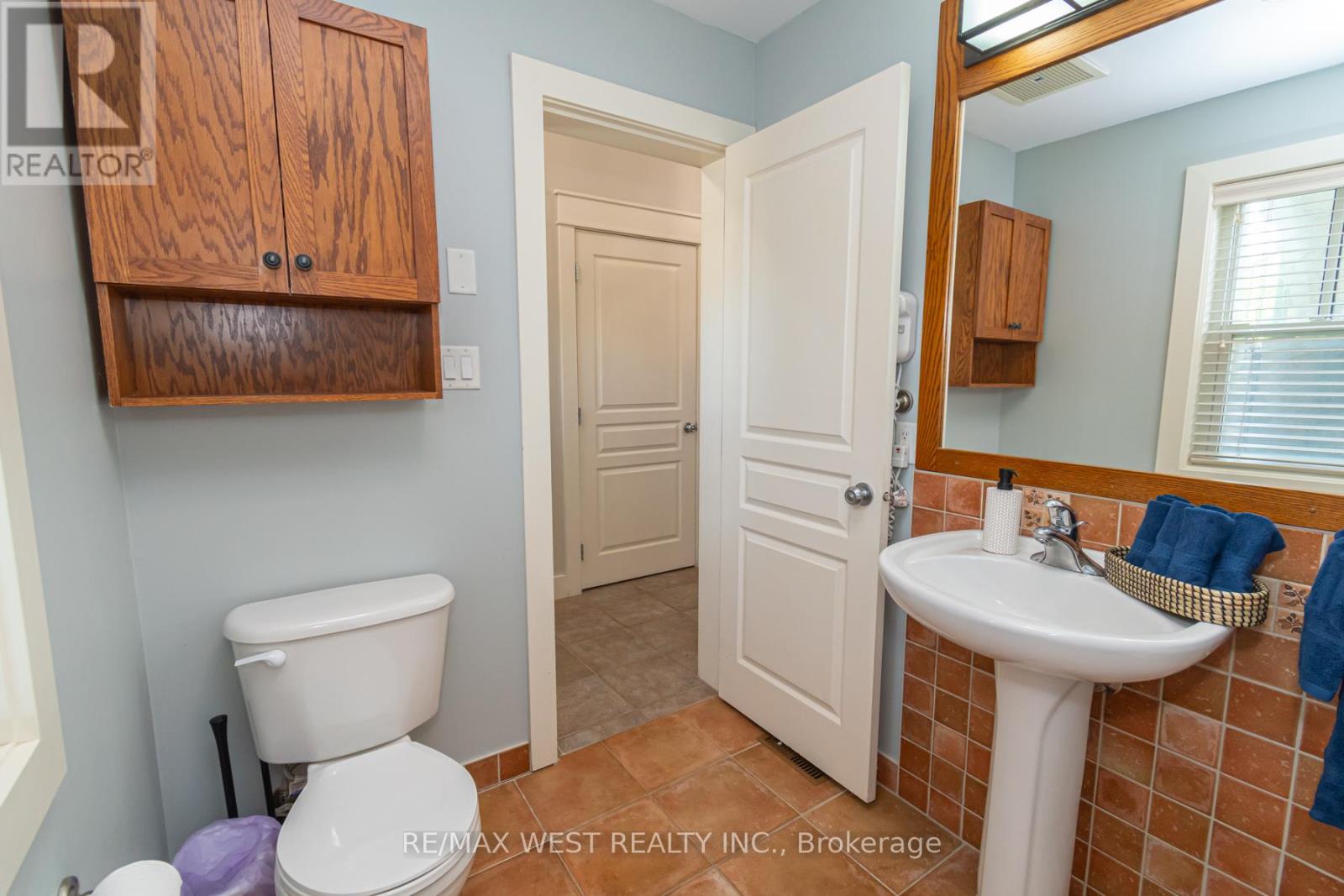 #117 125 FAIRWAY COURT - 7
